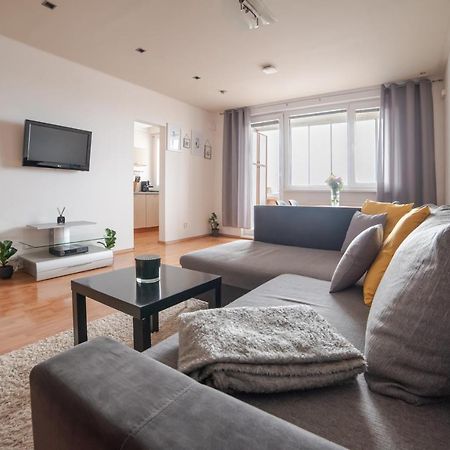 Strawberry Apartment Bratislava Extérieur photo