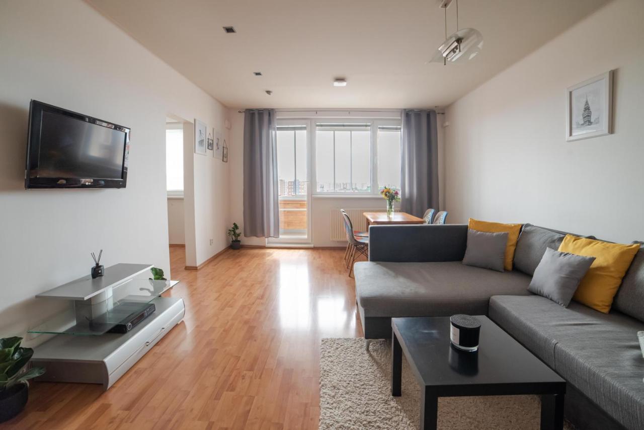 Strawberry Apartment Bratislava Extérieur photo